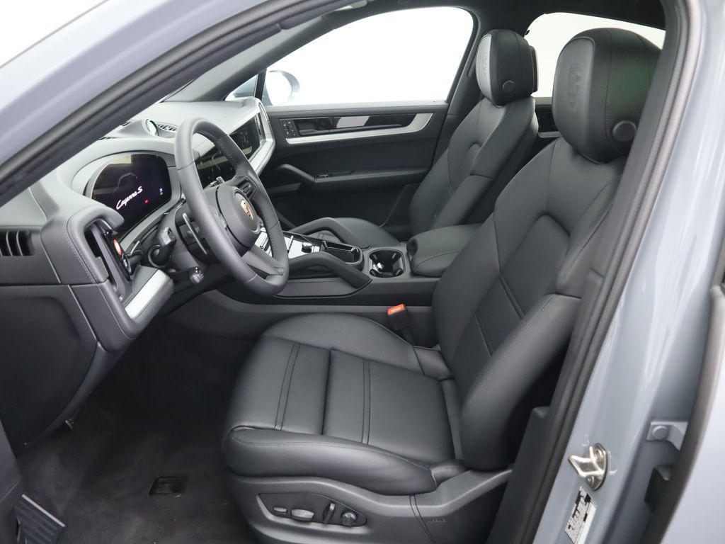 new 2025 Porsche Cayenne car, priced at $147,665
