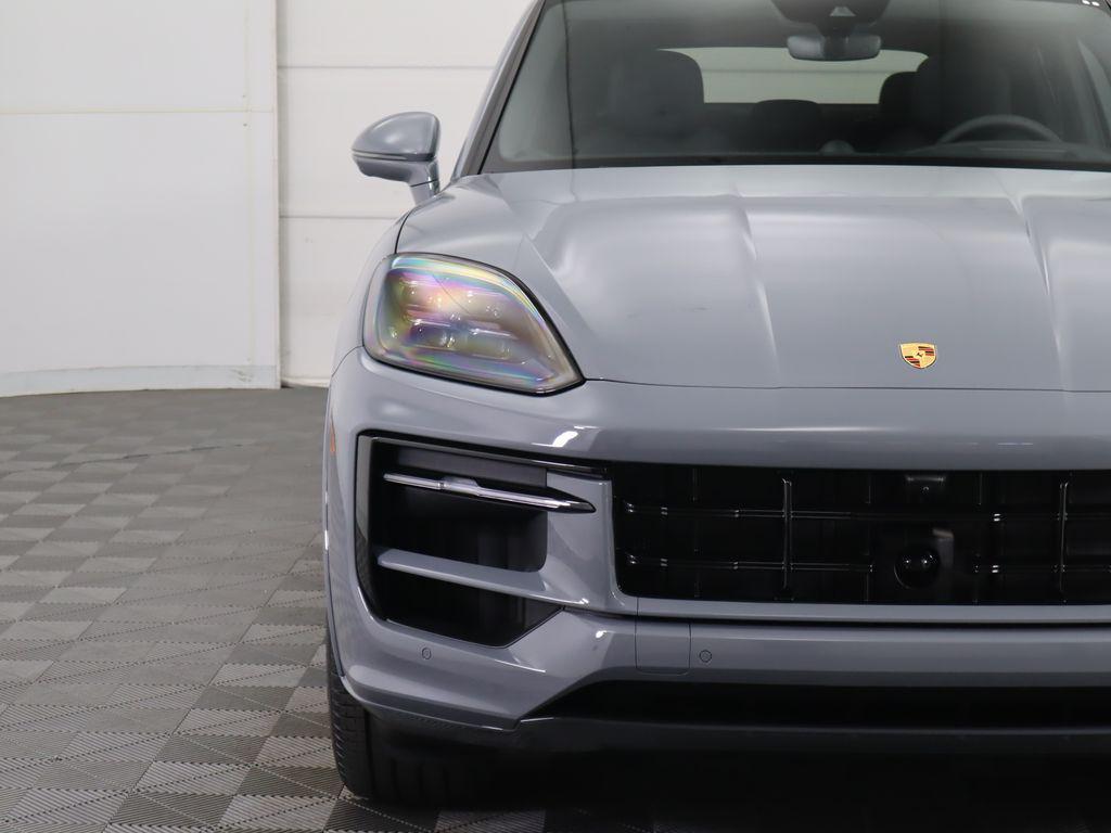 new 2025 Porsche Cayenne car, priced at $147,665