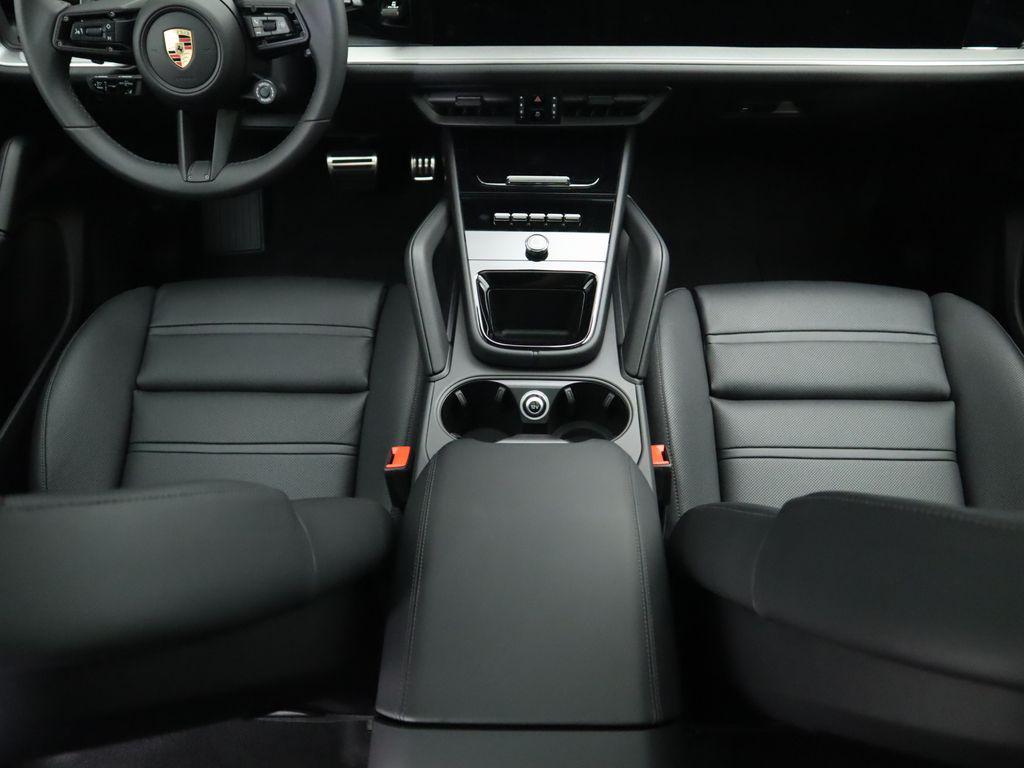 new 2025 Porsche Cayenne car, priced at $147,665