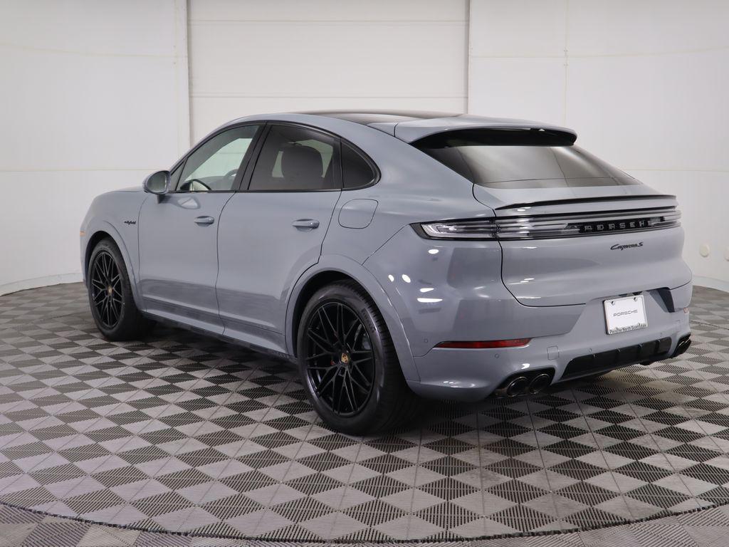 new 2025 Porsche Cayenne car, priced at $147,665