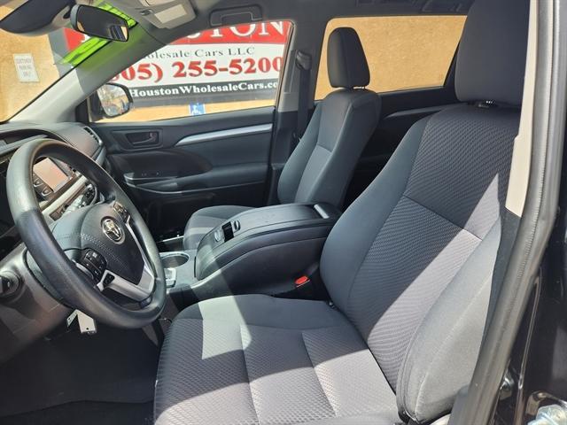 used 2019 Toyota Highlander car, priced at $23,450