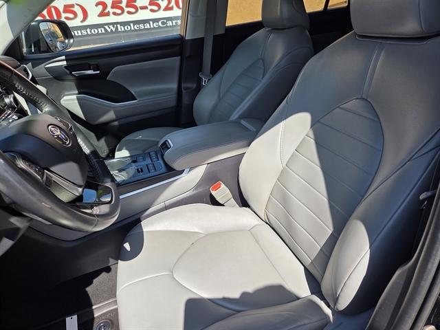used 2021 Toyota Highlander car, priced at $29,950