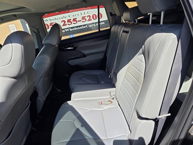 used 2021 Toyota Highlander car, priced at $29,950