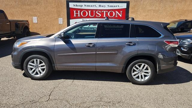 used 2016 Toyota Highlander car, priced at $17,450