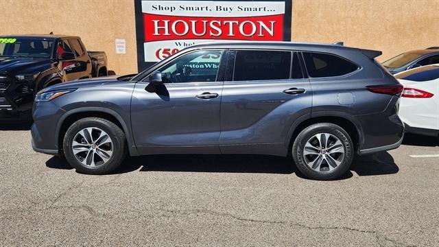 used 2020 Toyota Highlander car, priced at $26,950