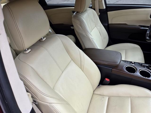 used 2015 Toyota Avalon Hybrid car