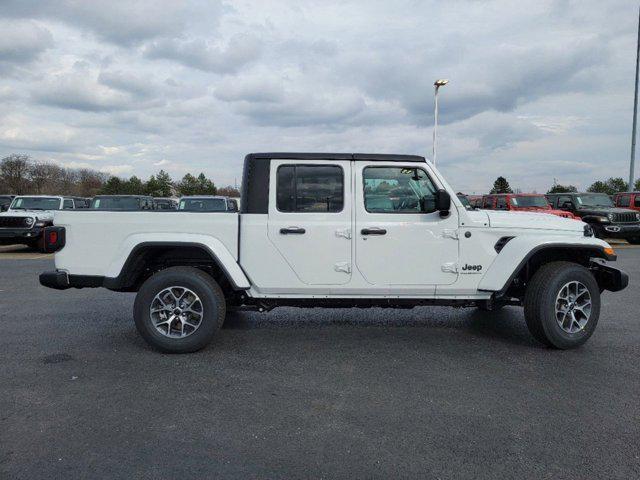 new 2024 Jeep Gladiator car, priced at $39,582