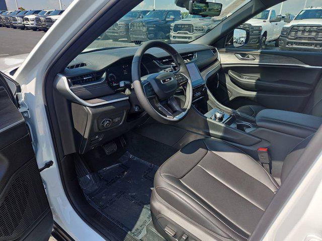 new 2025 Jeep Grand Cherokee car, priced at $44,574