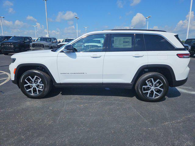 new 2025 Jeep Grand Cherokee car, priced at $44,574