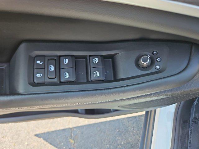 new 2025 Jeep Grand Cherokee car, priced at $44,574