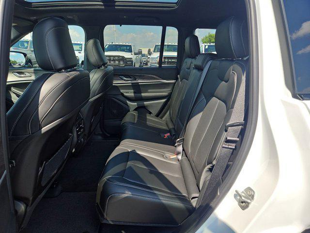 new 2025 Jeep Grand Cherokee car, priced at $44,574