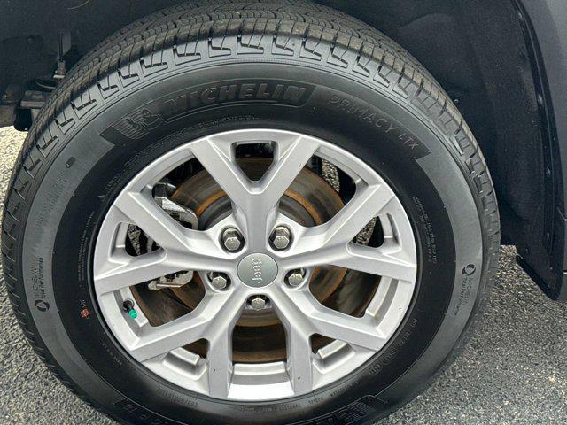 used 2022 Jeep Grand Cherokee car, priced at $31,995