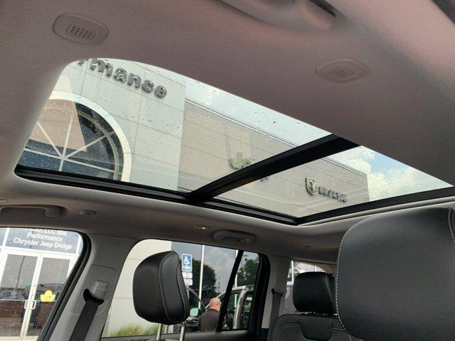 used 2022 Jeep Grand Cherokee car, priced at $34,880