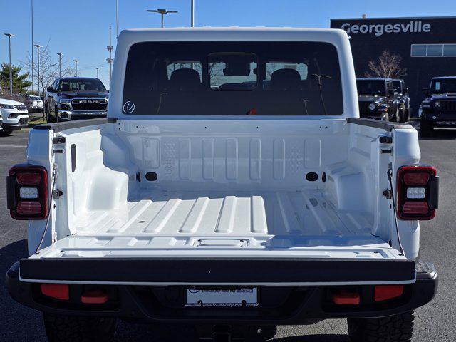 new 2025 Jeep Gladiator car, priced at $57,062