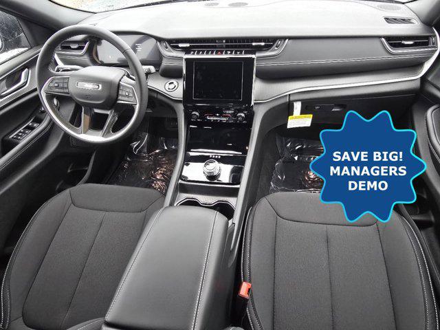 new 2025 Jeep Grand Cherokee car, priced at $31,425