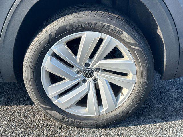 used 2023 Volkswagen Atlas Cross Sport car, priced at $26,466