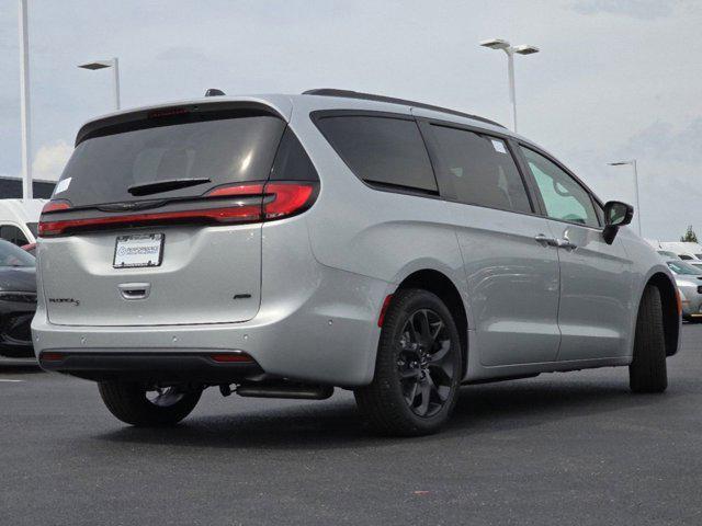 new 2024 Chrysler Pacifica car, priced at $46,150