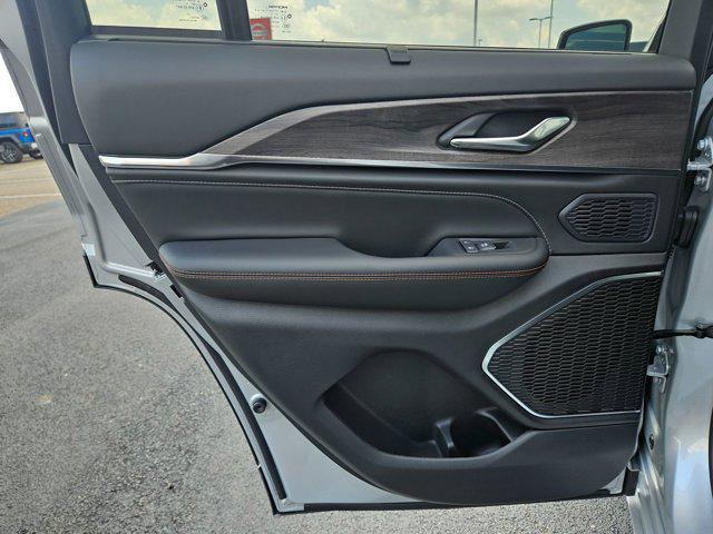 new 2025 Jeep Grand Cherokee car, priced at $61,518