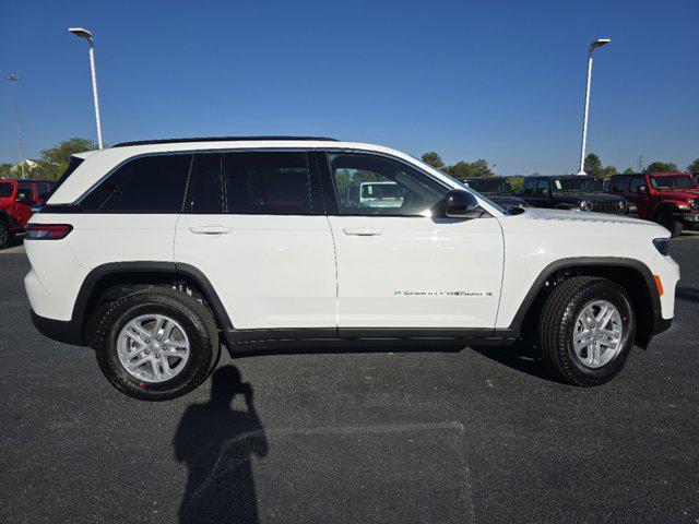 new 2025 Jeep Grand Cherokee car, priced at $36,754