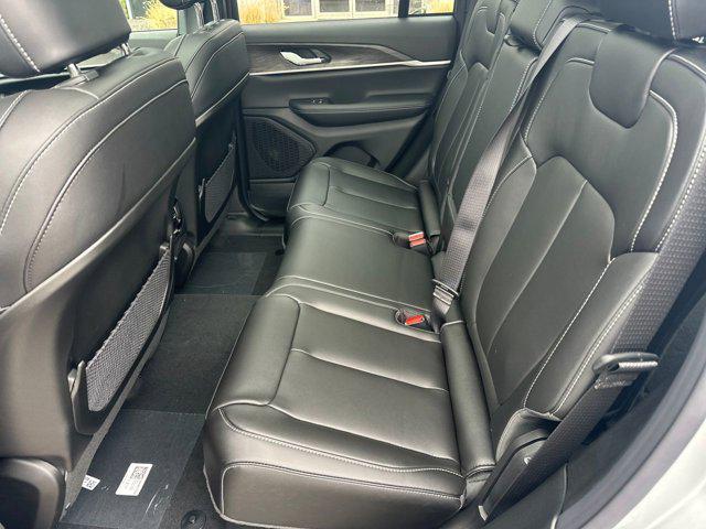 new 2025 Jeep Grand Cherokee car, priced at $46,522