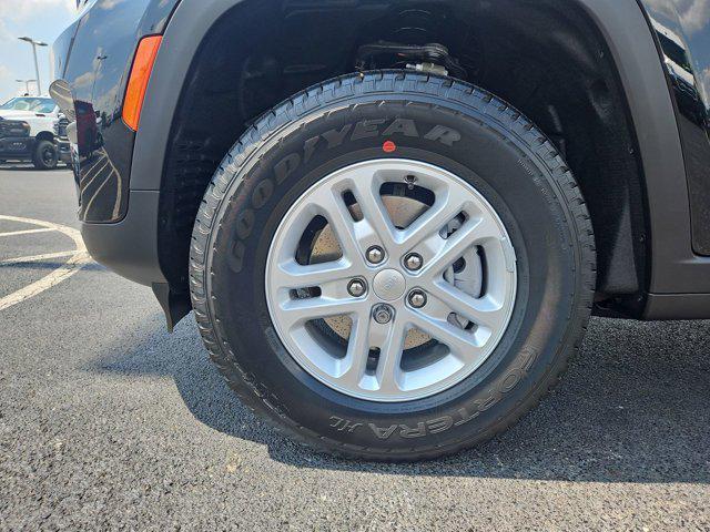 new 2025 Jeep Grand Cherokee car, priced at $36,855