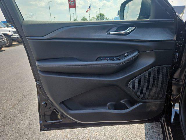 new 2025 Jeep Grand Cherokee car, priced at $36,855