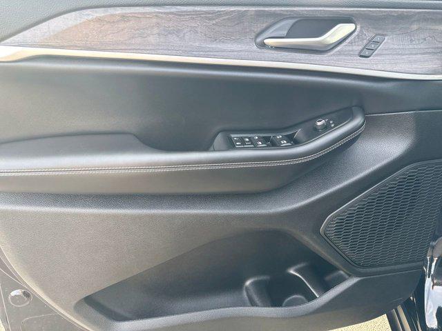 used 2023 Jeep Grand Cherokee car, priced at $33,577