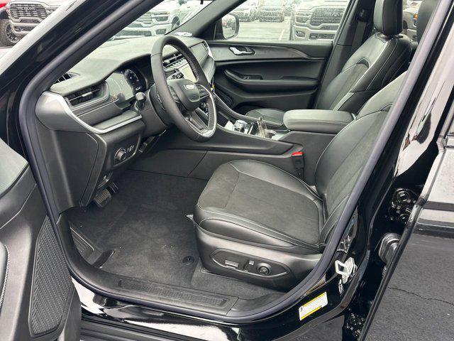 new 2025 Jeep Grand Cherokee car, priced at $39,258