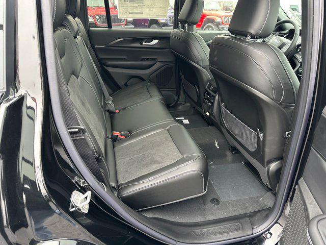 new 2025 Jeep Grand Cherokee car, priced at $39,258