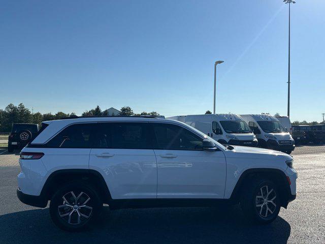 used 2024 Jeep Grand Cherokee car, priced at $36,495