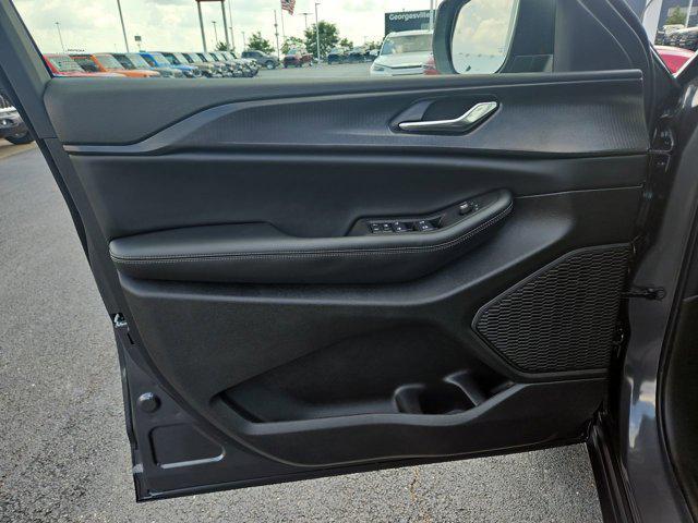 new 2025 Jeep Grand Cherokee car, priced at $36,355