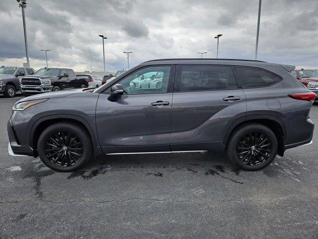 used 2023 Toyota Highlander car, priced at $40,880