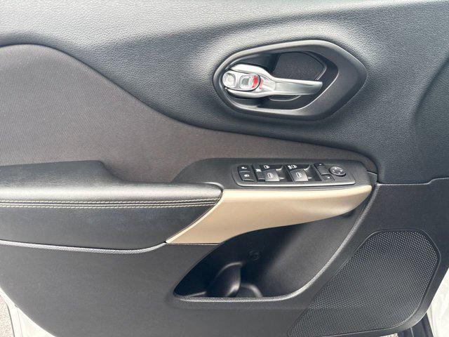 used 2018 Jeep Cherokee car