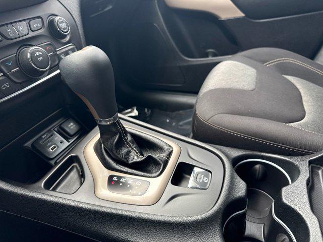 used 2018 Jeep Cherokee car