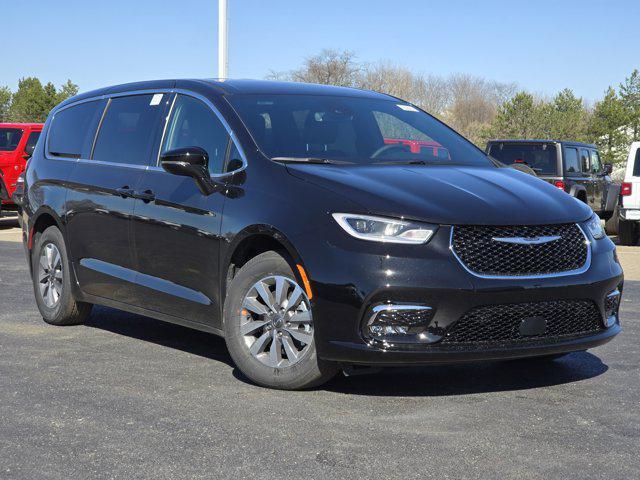new 2025 Chrysler Pacifica Hybrid car, priced at $57,162