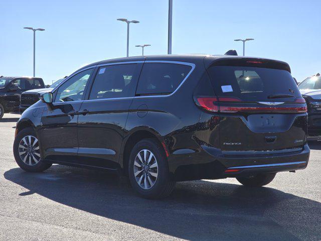 new 2025 Chrysler Pacifica Hybrid car, priced at $57,162