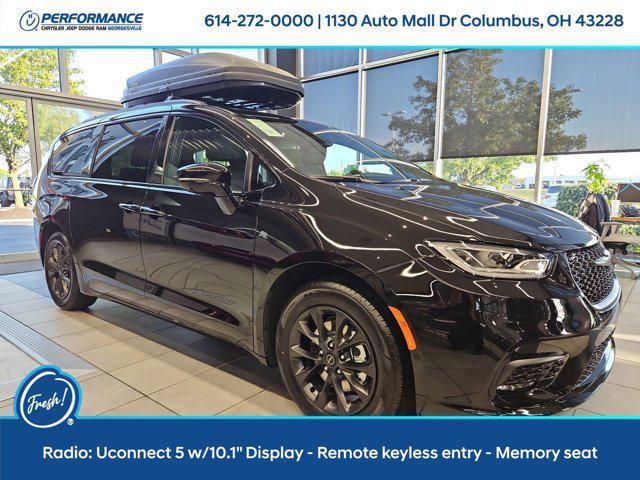 new 2025 Chrysler Pacifica car, priced at $43,960