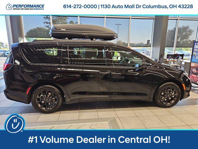 new 2025 Chrysler Pacifica car, priced at $42,960