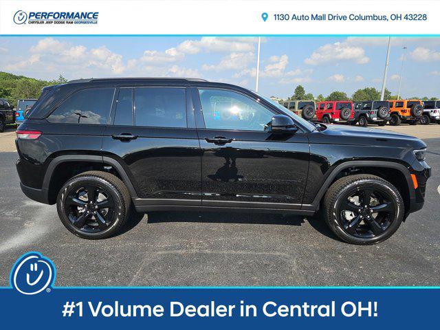 new 2025 Jeep Grand Cherokee car, priced at $40,220