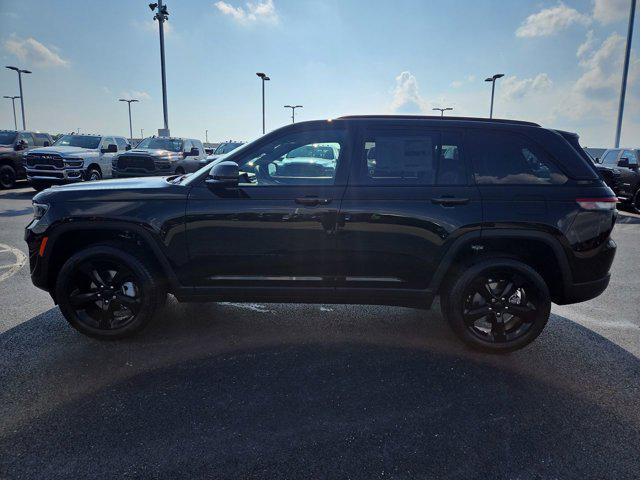 new 2025 Jeep Grand Cherokee car, priced at $41,945
