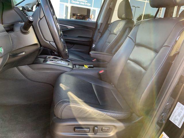 used 2022 Honda Pilot car, priced at $35,995