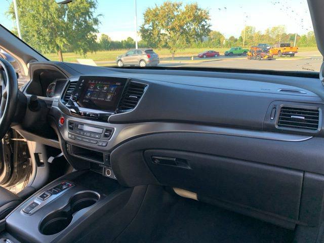 used 2022 Honda Pilot car, priced at $35,995