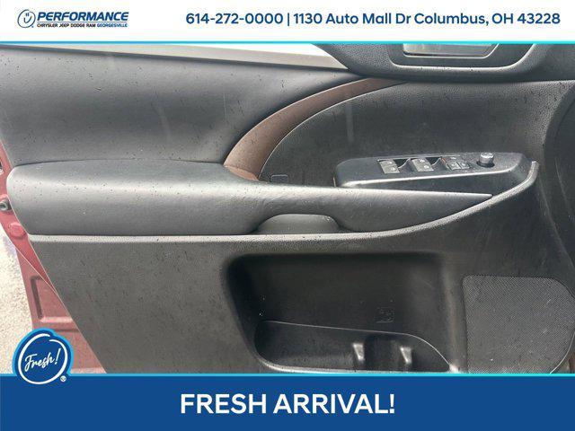 used 2018 Toyota Highlander Hybrid car, priced at $19,588