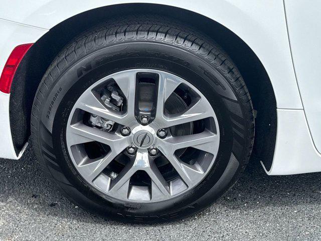 used 2024 Chrysler Pacifica car, priced at $41,888