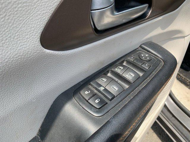 used 2017 Chrysler Pacifica car, priced at $9,988