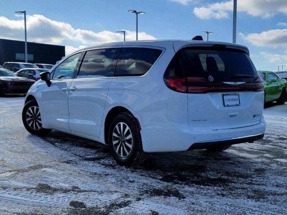 new 2024 Chrysler Pacifica Hybrid car, priced at $46,355