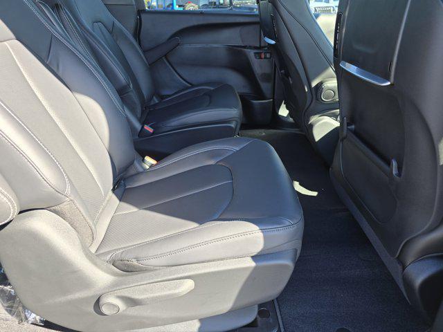 new 2025 Chrysler Pacifica Hybrid car, priced at $57,608