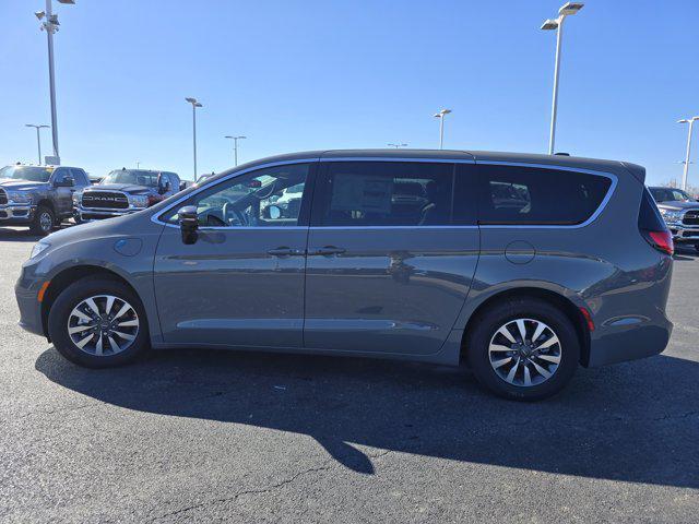 new 2025 Chrysler Pacifica Hybrid car, priced at $57,608