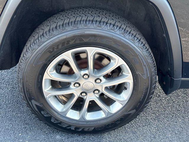 used 2015 Jeep Grand Cherokee car, priced at $8,588
