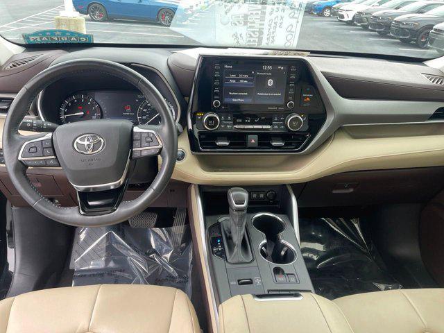 used 2020 Toyota Highlander car, priced at $28,900